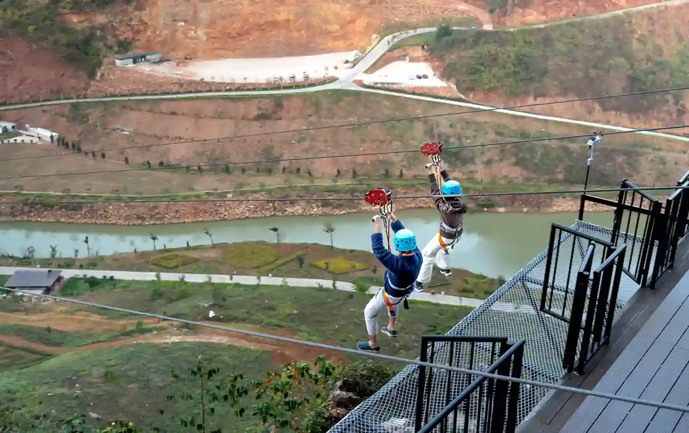 What to Wear for a Zipline Adventure in Munnar